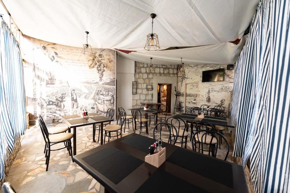 Apartments Magli Kaštela Екстериор снимка