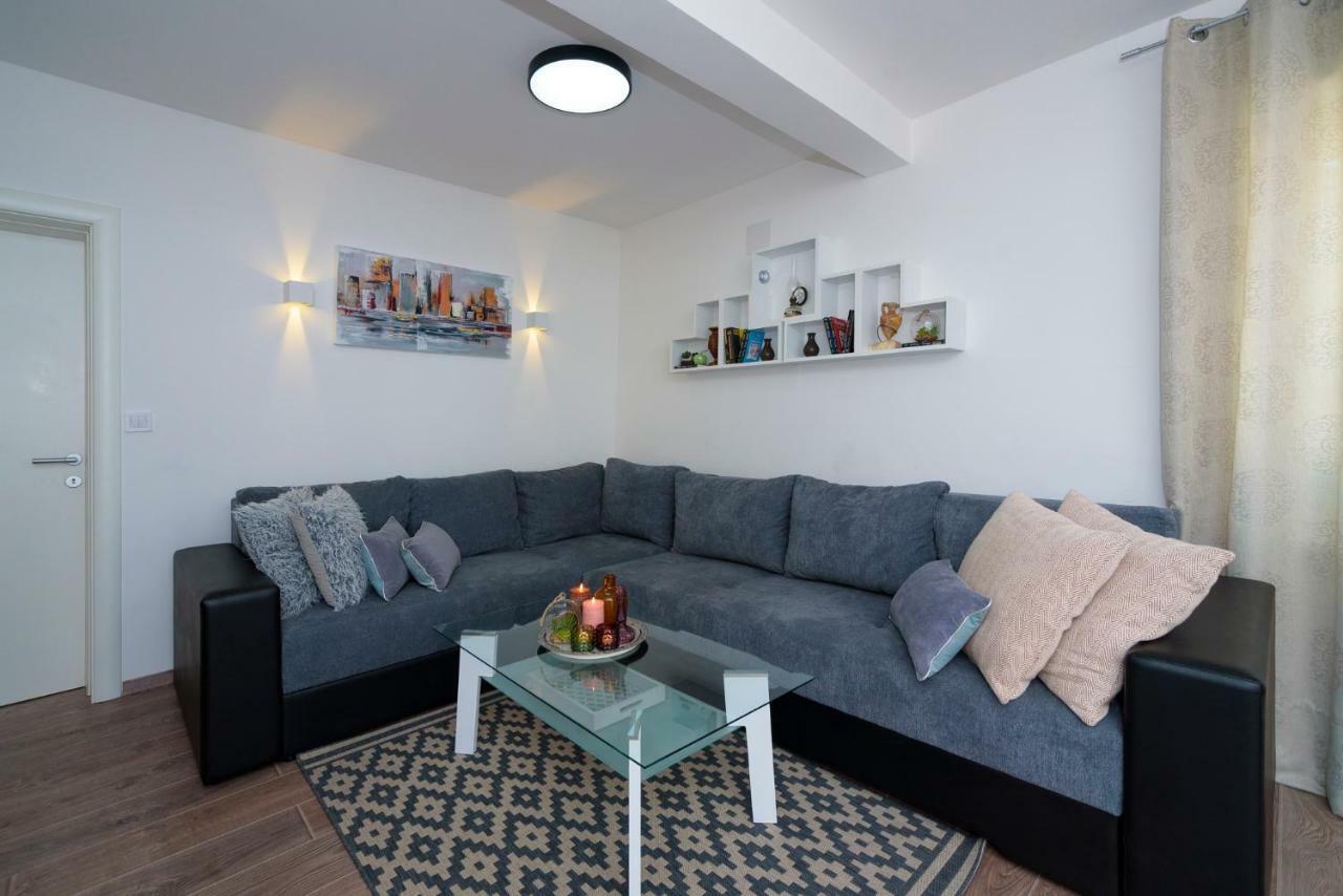 Apartments Magli Kaštela Екстериор снимка