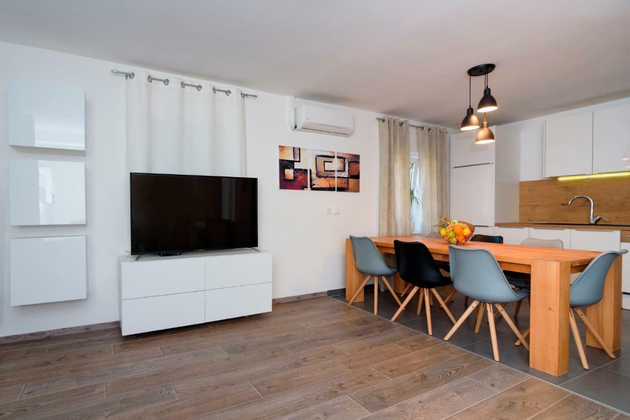 Apartments Magli Kaštela Екстериор снимка