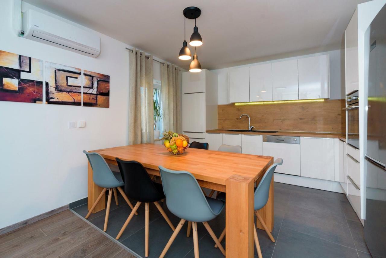 Apartments Magli Kaštela Екстериор снимка